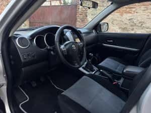 Suzuki Grand Vitara  2009 motor 1,9 diesel 129 cp. 4x4 la buton — miniatura 6
