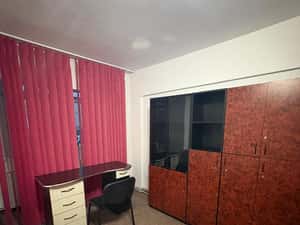 2 cam d 54 mp zona podul de fier la strada etaj 1/4 renovat 450 eur — miniatura 3
