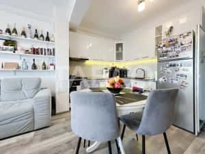 De vanzare apartament 2 camere la cheie in cartier Europa si garaj