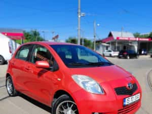 Toyota Yaris Automata 1.3 benzina ! Stare impecabila mecanic si estetic ,itp nou 06 2027 ! — miniatura 3