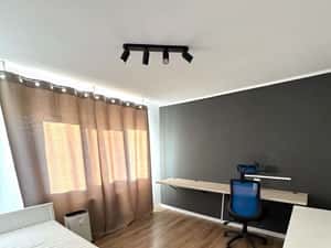 Apartament decomandat, etaj 3/4, Intre Lacuri — miniatura 3