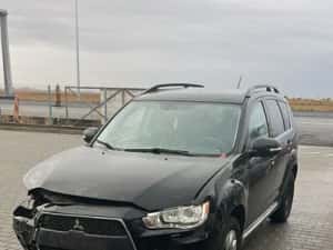 Dezmembram Mitsubishi Outlander 2.3 diesel din 2013 — miniatura 4
