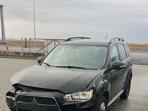 Dezmembram Mitsubishi Outlander 2.3 diesel din 2013 — miniatura 7