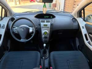Toyota Yaris 34.000 km - Diesel D4D- foarte intretinut — miniatura 6
