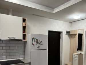 Apartament cu 2 camere, balcon și lift — miniatura 5