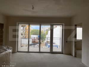 Apartament semifinisat, 3 camere, 2 bai, terasa si parcare zona Piata — miniatura 1