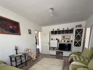 Apartament cu 2 camere, zona Hurmuzachi, Radauti — miniatura 3
