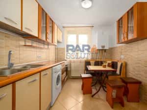Apartament cu 3 camere, două băi, 77 mp — miniatura 3