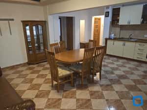 Apartament 3 camere modern si spatios in Gavana 3, vis a vis de piata — miniatura 3