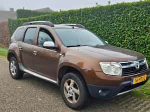Dacia Duster 1.6 benzina Prestige-2011