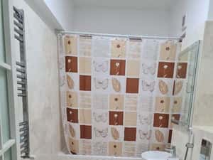 inchiriez apt. doua cam. — miniatura 5
