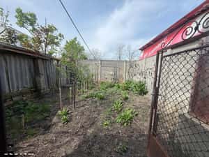 Apartament de vanzare la curte comună, 67,5 mp utili, teren 213 mp