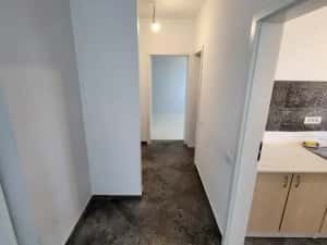 Apartament 2 camere. DECOMANDAT. Bucatarie inchisa. Etaj 1. Asfalt. Transport in comun si magazine. — miniatura 4