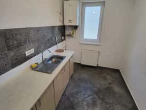 Apartament 2 camere. DECOMANDAT. Bucatarie inchisa. Etaj 1. Asfalt. Transport in comun si magazine. — miniatura 8