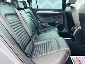 Volkswagen Passat Break 2020, Diesel 120 cp, Automată — miniatura 7