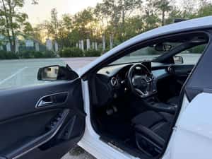 Mercedes-Benz CLA 180 AMG line 2018 — miniatura 6