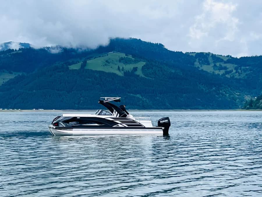 Ambarcatiune Trimaran 8m/Suzuki 250 CP — fotografie 1 din 10