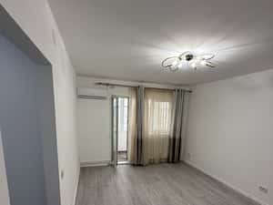 Inchiriez apartament 2 camere ultracentral — miniatura 5