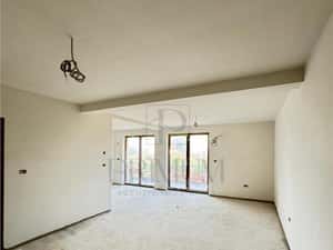 Fratelia - 3 Camere - 2 Bai - 2 Balcoane - Etaj 1 - Spatios - Loc de p
