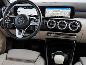 Mercedes-Benz A 200 Diesel 150 cp Luxury - 2021 — miniatura 7