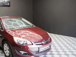 Opel Astra Manuală 140 HP Benzină