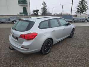 Vand Opel Astra J 2014 Diesel 1598 cmc Neavariata — miniatura 4