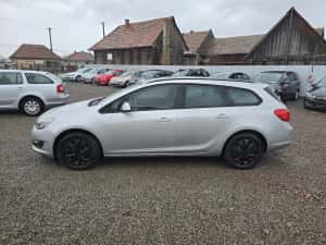 Vand Opel Astra J 2014 Diesel 1598 cmc Neavariata — miniatura 9