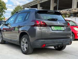 Peugeot 2008 — miniatura 4