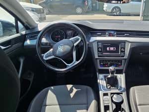 Volkswagen Passat 2.0 TDI SCR Advance Manuală 150 HP Diesel — miniatura 6