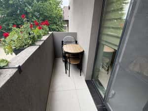 Apartament 3 camere, balcon, debara si loc de parcare privat. — miniatura 4