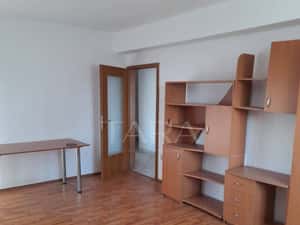 Apartament spațios cu 3 camere și garaj, Zorilor — miniatura 1