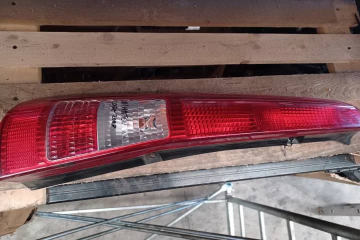 STOP STANGA/ DREAPTA Daihatsu Mira  seria — fotografie 1 din 6