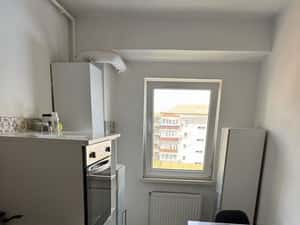 Inchiriez apartament 3 camere, Complex Studentesc, Parvan — miniatura 3