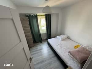 Inchiriez apartament 3 camere, Complex Studentesc, Parvan — miniatura 4