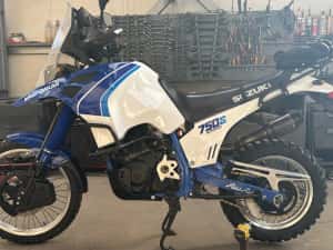 Suzuki DR 750 big enduro dual bike adventure restaurat complet — miniatura 1