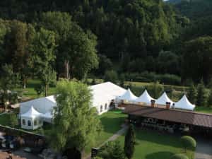 Inchiriez cort, pagoda, scaune, mese evenimente — miniatura 1