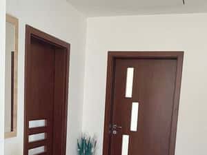 Vand apartament 2 camere bloc nou — miniatura 3