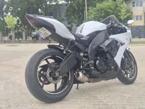 Vând Kawasaki  ZX10R — miniatura 8