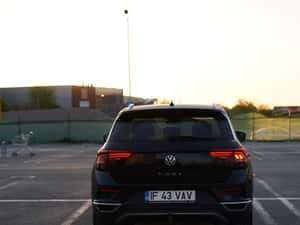Volkswagen T-Roc SUV 2019, 163.300 km, 15.900 EUR — miniatura 4