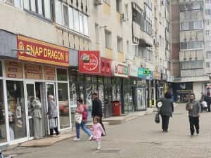 Inchierez spatiu prin destinatie zona Dacia Bicaz la bulevard , vad — miniatura 2