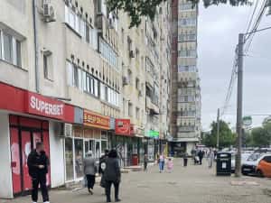 Inchierez spatiu prin destinatie zona Dacia Bicaz la bulevard , vad — miniatura 3