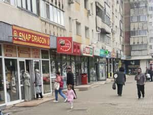 Inchierez spatiu prin destinatie zona Dacia Bicaz la bulevard , vad — miniatura 6