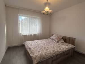 Apartament de închiriat, 3 camere, central — miniatura 5