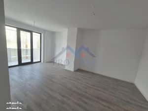 Apartament cu 3 camere, etaj 1, bloc nou, parcare, Centru — miniatura 3