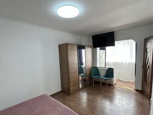 Închiriez garsonieră Tractorul Brasov — miniatura 2