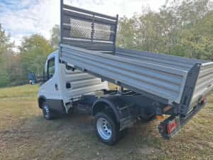 Iveco dayli basculabil — miniatura 2