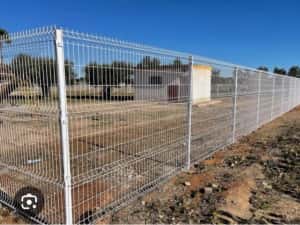 Vând garduri si porti din plasa bordurata — miniatura 3