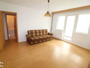 Vând apartament 2 camere în Hunedoara, zona Micro5-Rândunicii, et.1...