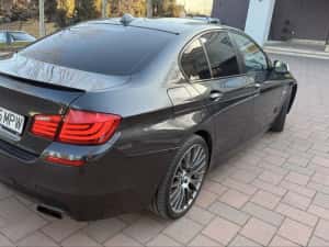 BMW M550i F10 2010 cititi anuntul — miniatura 4
