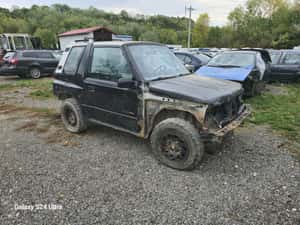 Dezmembrez Suzuki Vitara 1.6 I ,an 1998